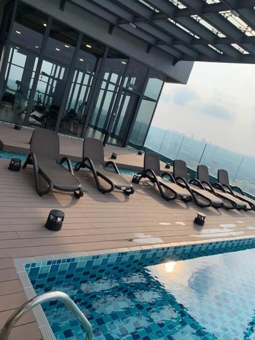 2Br 8Pax Swingduplexekocherasmall—Infinitypool Mrt กัวลาลัมเปอร์ ภายนอก รูปภาพ